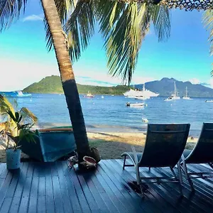 Dans La Baie Des Saintes Les Pieds Dans L'eau Villa